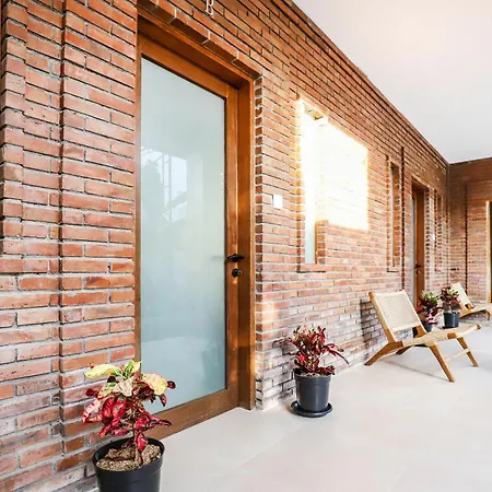 Red Studio E